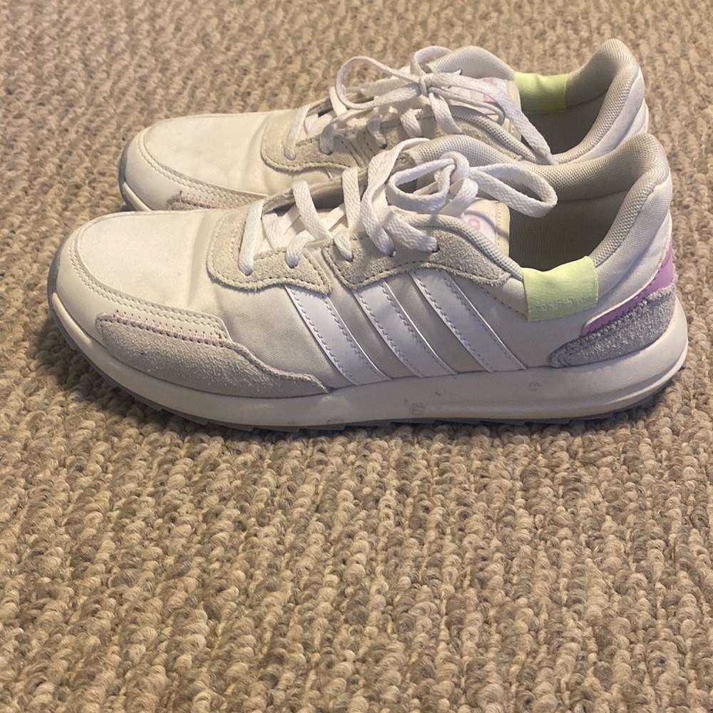 Adidas Sneakers